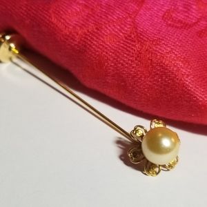 Vintage stick pin filigree flower stickpin gold tone faux pearl